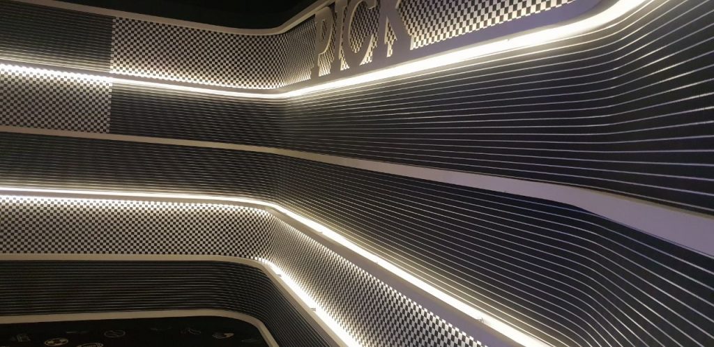 Aluminio curvado iluminación